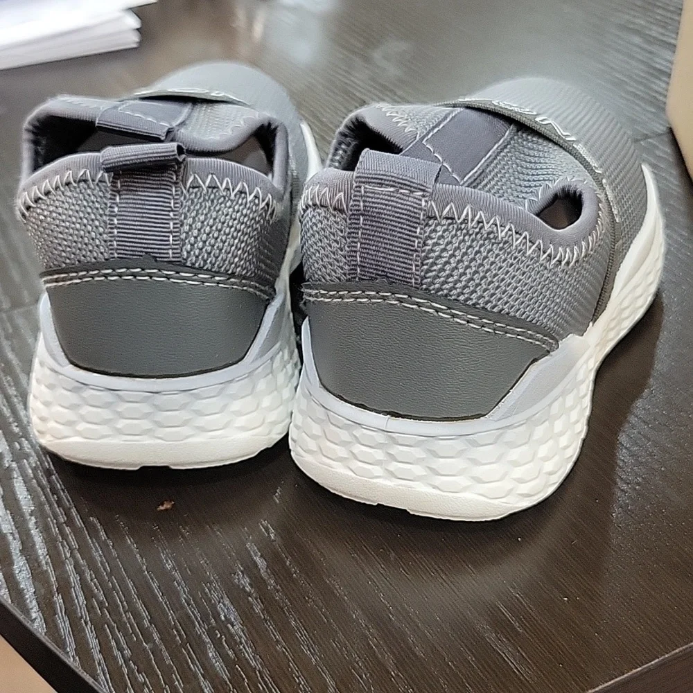 Gengasun gray toddler boys girls lightweight breathable mesh sport shoe…sz 8 NEW